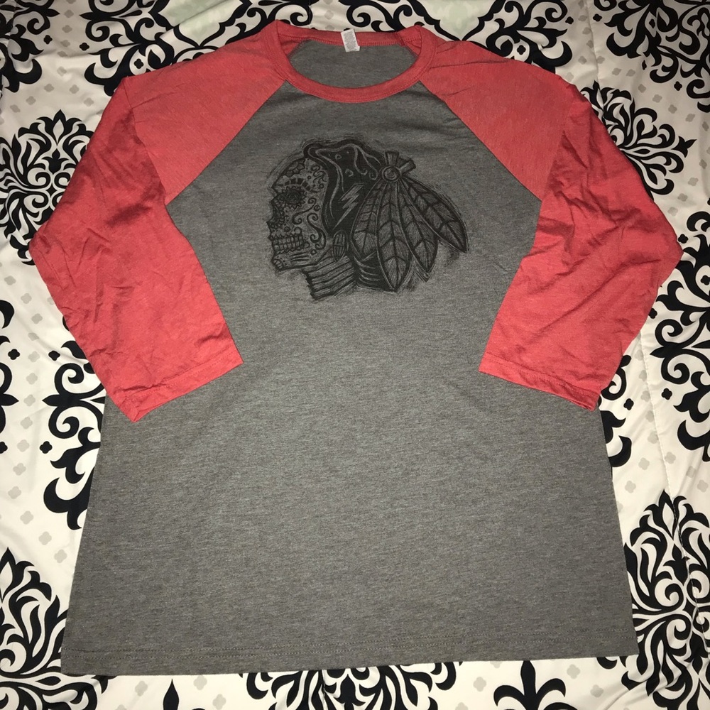 NWOT Chicago Blackhawks baseball tee